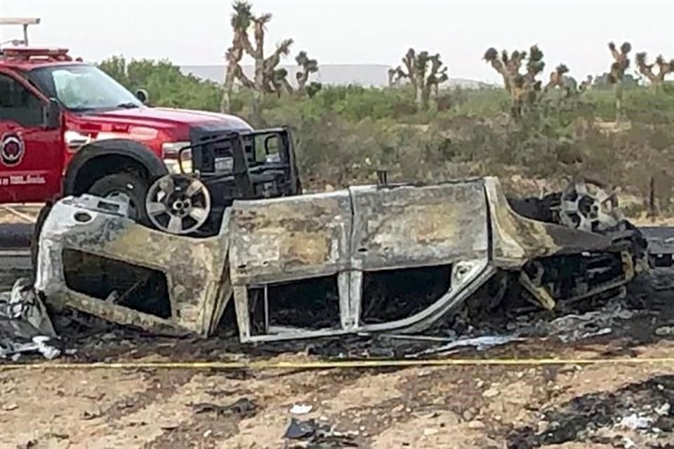 Luego de chocar contra un tráiler, la Suburban se volcó y se calcinó. Se logró rescatar con vida a tres de los seis pasajeros.