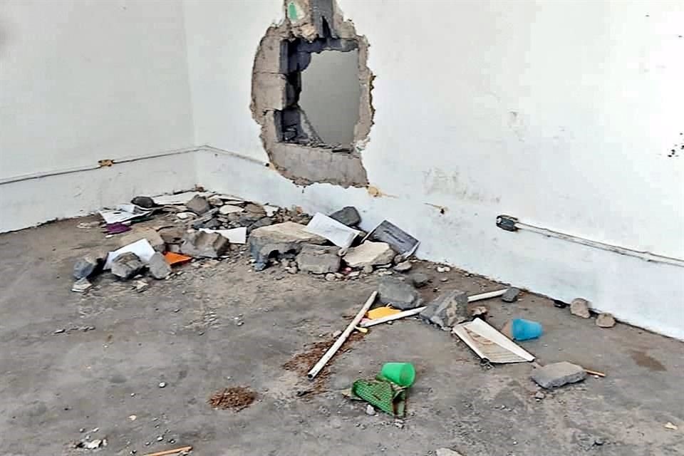 La Escuela Primaria María W. Benavides, en la Col. Independencia, no ha recibido apoyo oficial ni privado.
