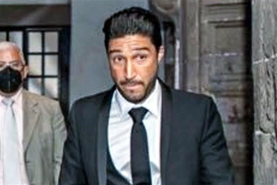 El empresario Alejandro Esparza, ex asesor de la Alcaldesa Sandra Cuevas, fue detenido por presuntamente haber abusado de su hija.