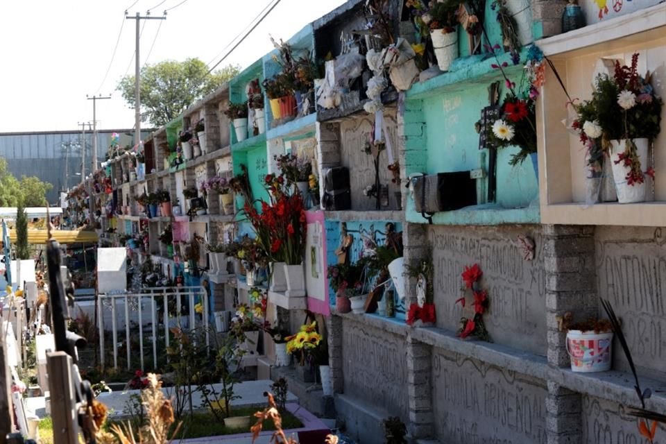 SIN ESPACIO. En mayo de 2020, el Panteón de San Agustín inició el reforzamiento de los muros para que contarán con 800 gavetas.