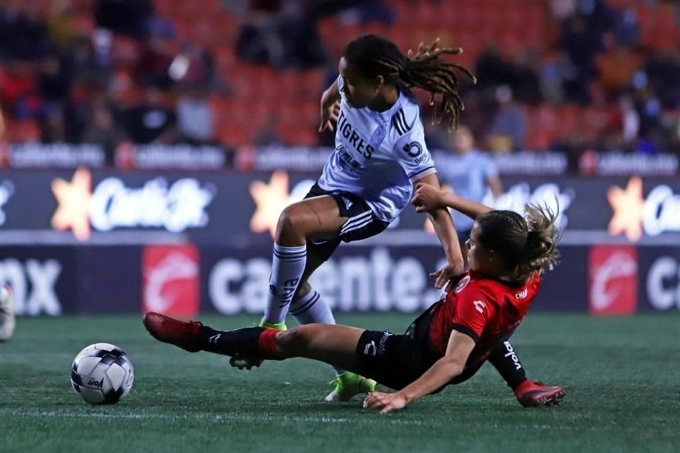 Mia Fishel hizo su debut con la camiseta auriazul.