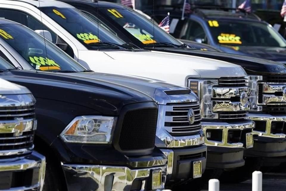 Para resolver la saturación del mercado de autos usados importados y fortalecer la industria automotriz nacional, Zárate consideró urgente mejorar las condiciones de financiamiento y actualizar el marco fiscal.