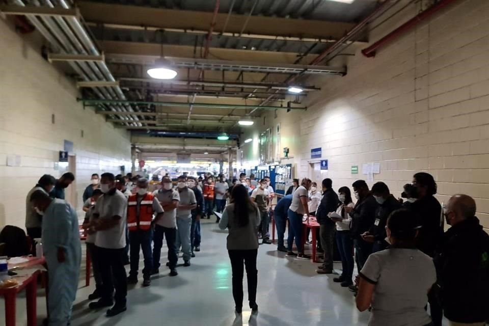 El mes pasado, SINTTIA propuso inicialmente un aumento del 19.2 por ciento para los trabajadores de la planta de GM en Silao, Guanajuato, argumentando la creciente inflación en México, a lo que GM respondió con una oferta del 3.5 por ciento. 