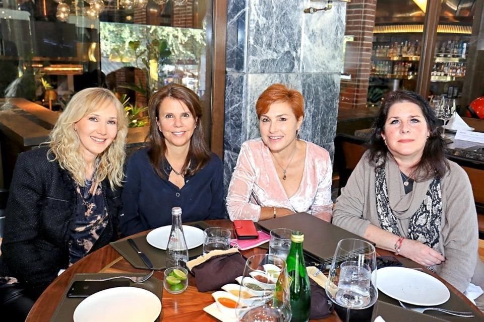 Lorena Gutiérrez de Garza, Beatriz Martínez, Malú Ramones y María Calderón de Martínez