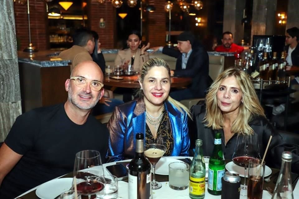 Edmundo Salinas, Liliana Sada y Susana Altamirano