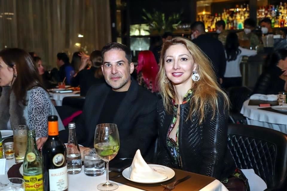 José Gerardo Sada y Adriana Santos