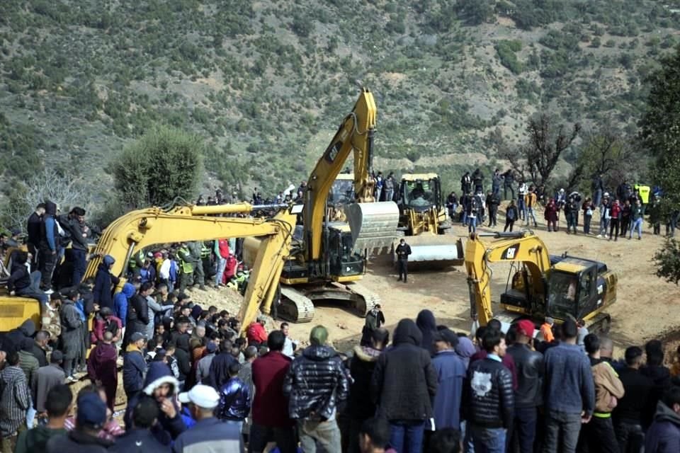 Cinco excavadoras están siendo utilizadas en las operaciones de rescate.