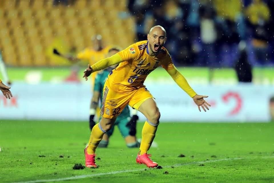 Al 77', dos minutos después del penal de Gignac, Carlos González anotaría el 4-2 con el que enloqueció el Uni.