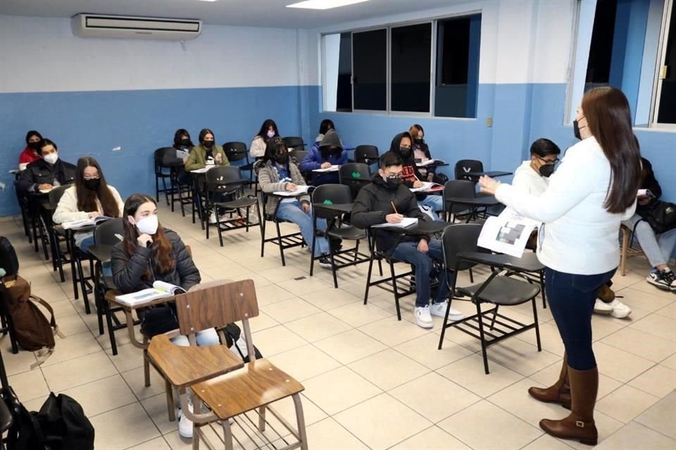 Este plantel ubicado en la Colonia Obispado y que es uno de los más representativos de la UANL, hoy martes 8 de febrero decidieron abrir un 80 por ciento de clases presenciales.