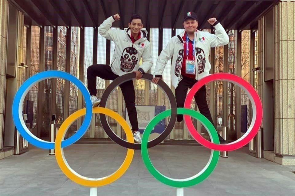 El mexicano quiere llegar lejos en Beijing 2022. Siempre al lado de su entrenador.