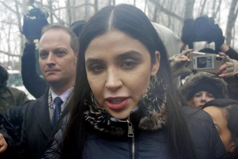 Emma Coronel fue condenada a tres años de cárcel por haber ayudado a su esposo a dirigir el Cártel de Sinaloa.