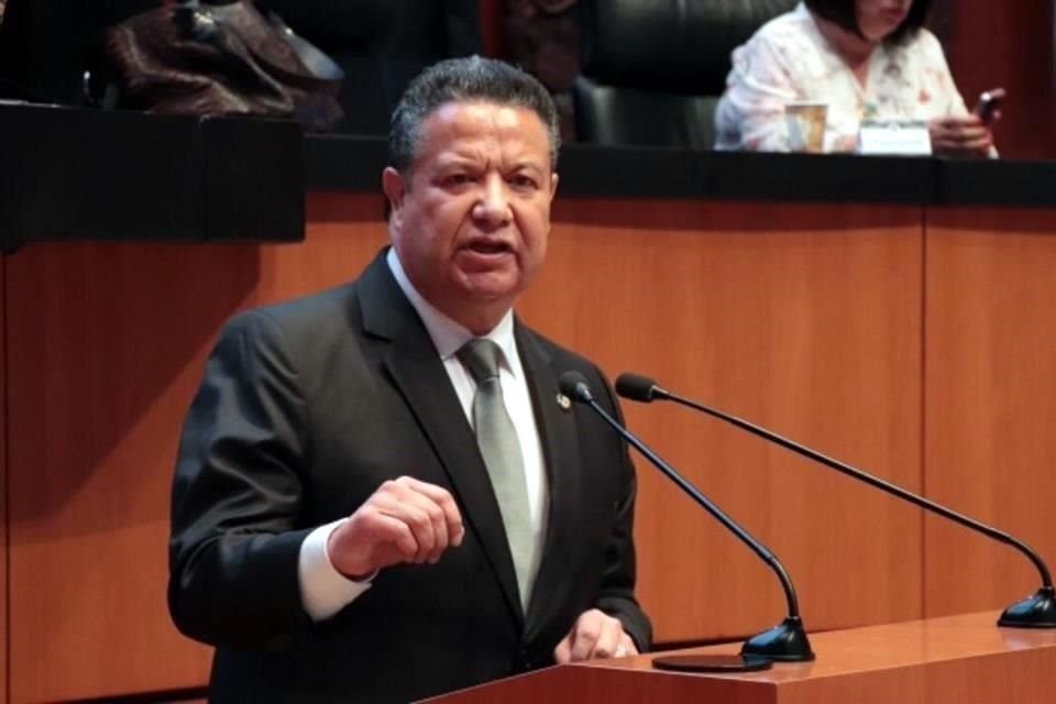 El abogado Julio Menchaca, aspirante a la gubernatura por la alianza Morena-PT-PVEM-Panal.