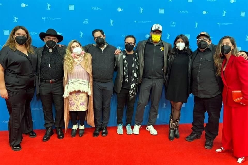 Parte del elenco de la cinta asistió a la premier ayer.