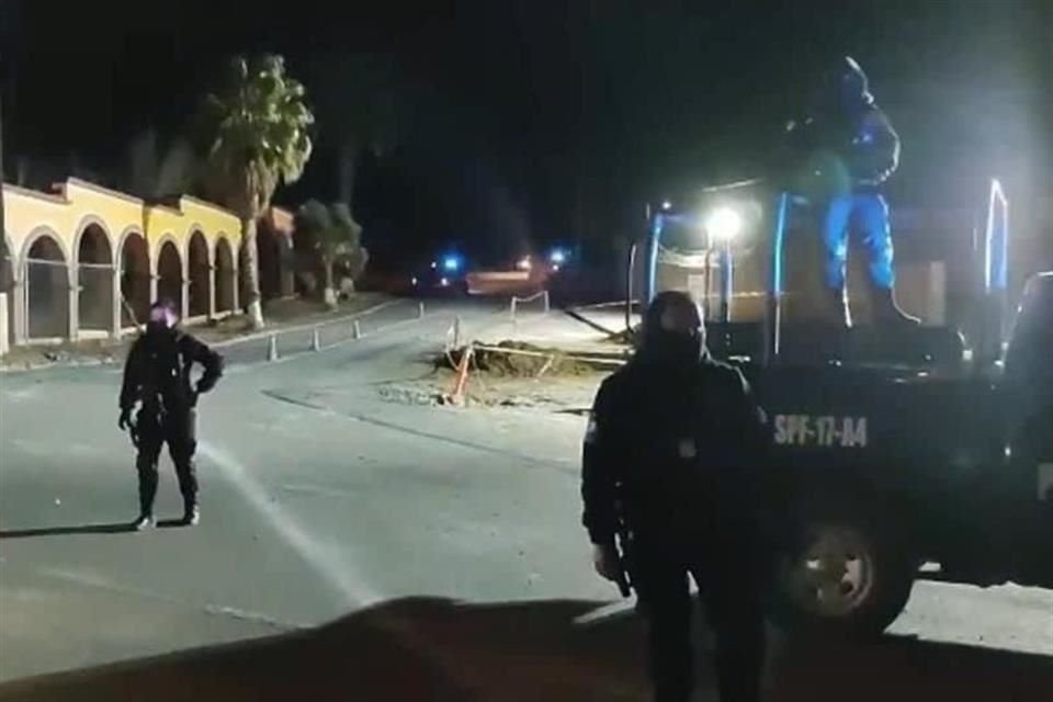 Un comando realizó el ataque, aproximadamente a las 21:45 horas, contra un grupo de 10 mineros que estaba reunido cerca del Parque Los Jales, en la entrada a la 'Minera Fresnillo'.