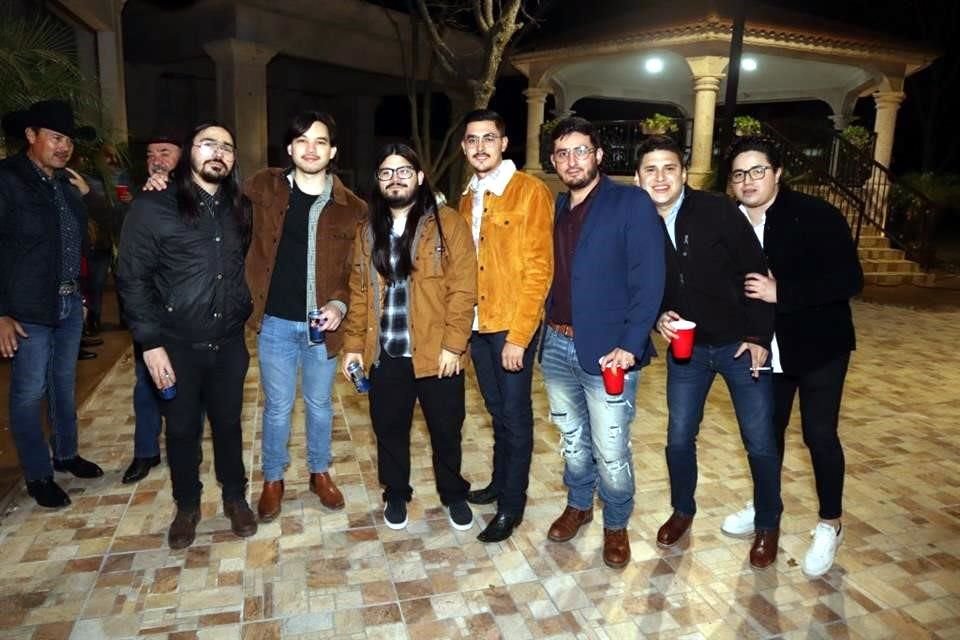 Rodrigo Montalvo, Marco Osorno, Mark Flores, Assael Hernández, Javier Cisneros, Christian Colunga y Aldo Carrizales