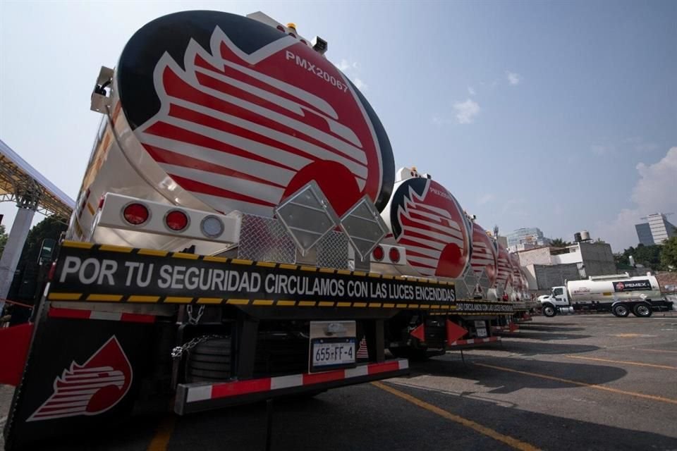 Pemex suministrará gasolina a los vehículos del Gobierno federal, luego que fue registrado como proveedor por un monto máximo de 6 mil mdp.