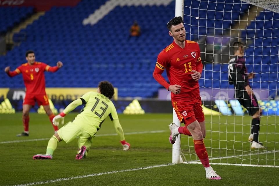 Kieffer Moore marcó el único tanto del encuentro en Cardiff.