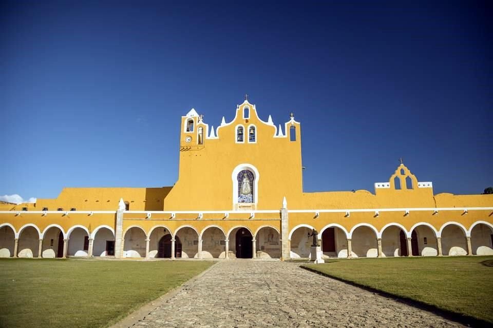 Que tu itinerario por tan vibrante destino como lo es Yucatán, esté hilvanado con sitios vibrantes y sabores que te sacien el alma.