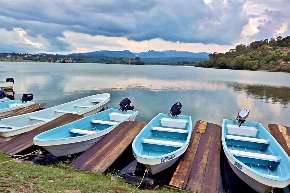 También atrae al turismo de aventura, con opciones para hacer paseos en cuatrimoto, deslizarse por una tirolesa o rentar lanchas.