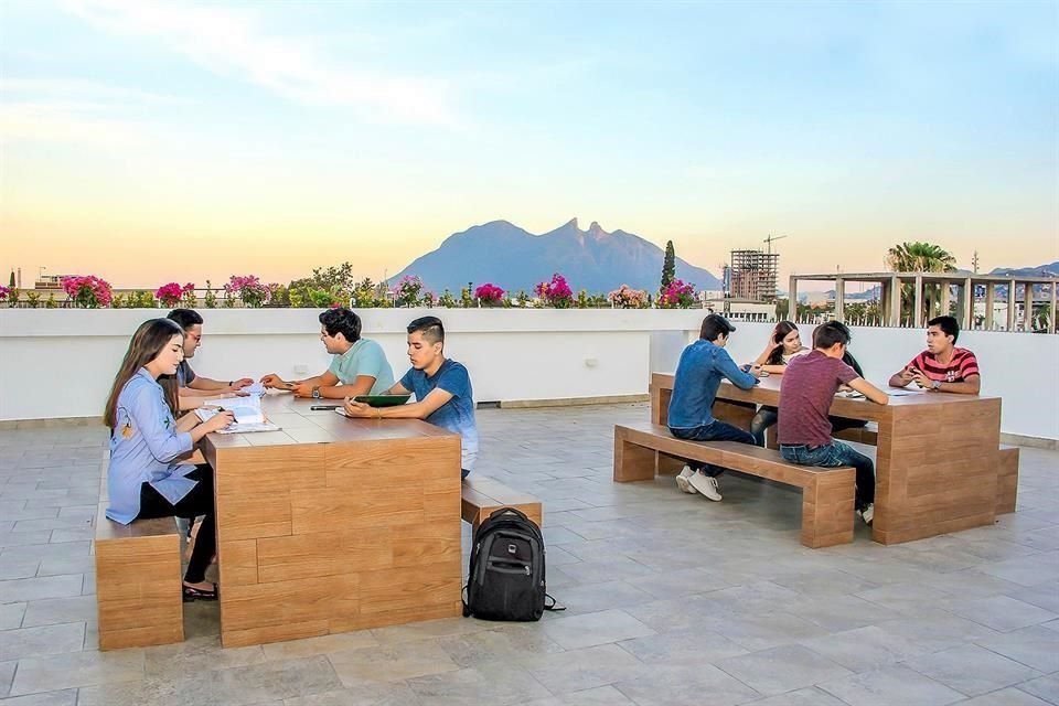 Las Residencias es un complejo de departamentos loft amueblados y equipados en la ubicación perfecta: justo frente al Campus Ciencias de la Salud, UANL.