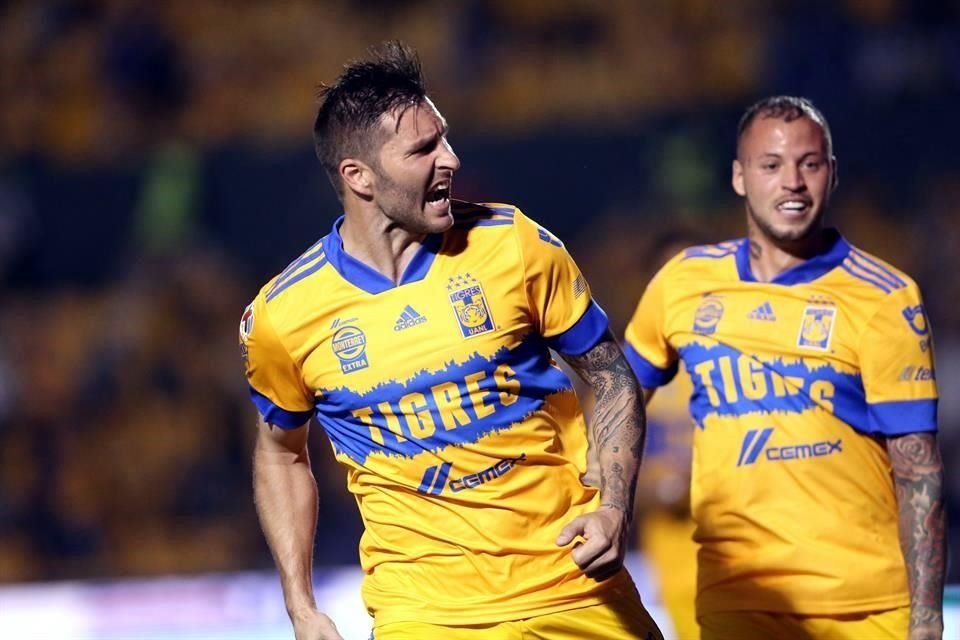 Gignac puso el 2-1 por la vía del penal.