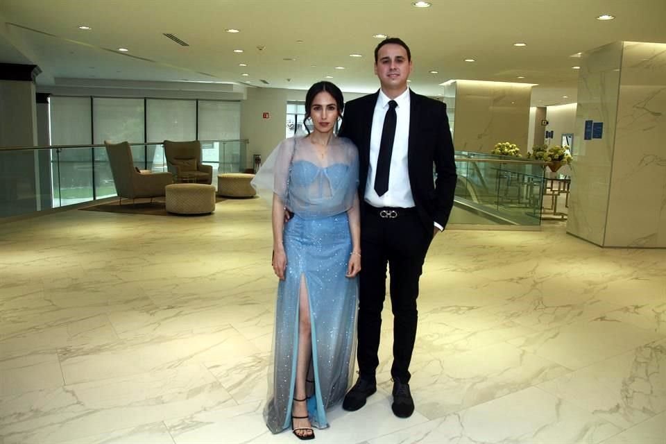 Karen Torres y Aaron Leal     ana