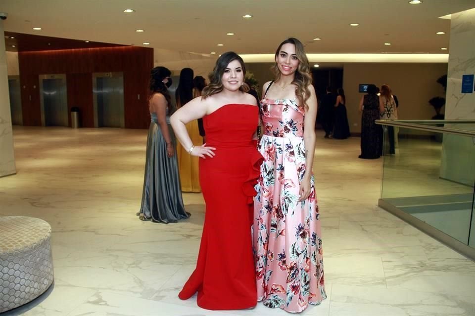 Daniela Reyes y Victoria Tristan