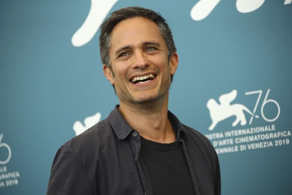 A través de la serie documental 'El Tema', Gael García Bernal pone el dedo en el reglón de los problemas ambientales.