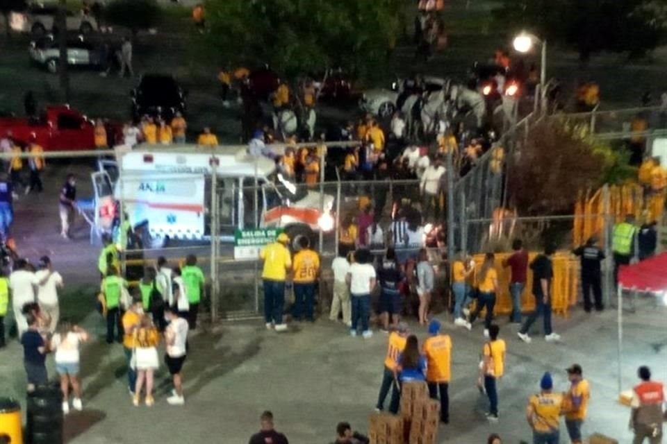 Tras el Clásico Regio 125, aficionados de Tigres agredieron a seguidores del Monterrey.