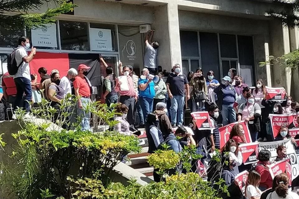 De acuerdo con el sindicato de administrativos de la #UAEM, esta huelga afectará a 40 mil estudiantes.