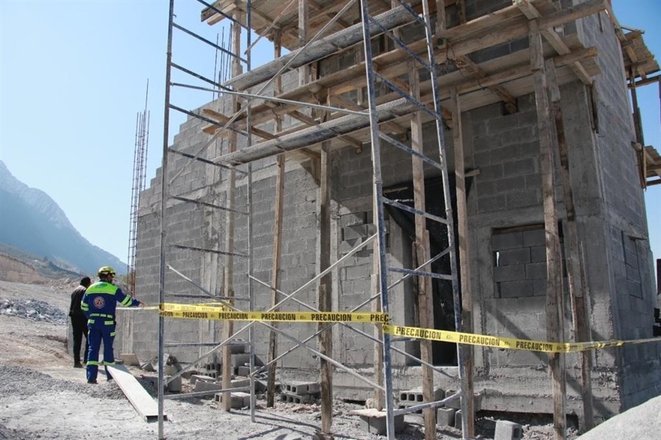 Los inspectores detectaron que la construcción no contaba con algunos permisos.