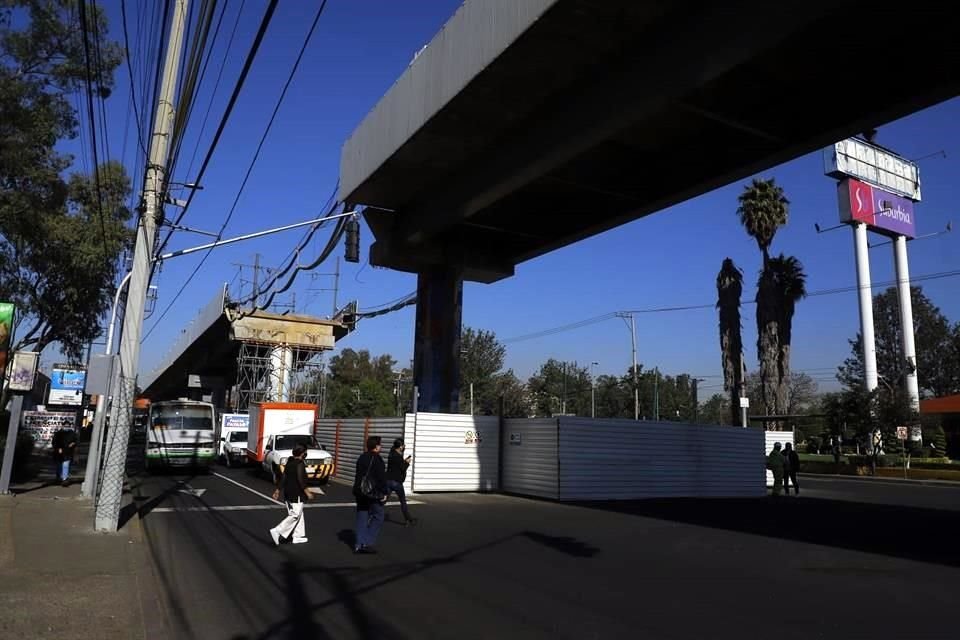 El punto se encuentra delimitado con un perímetro de láminas que, según testigos, fueron colocadas hace dos semanas.