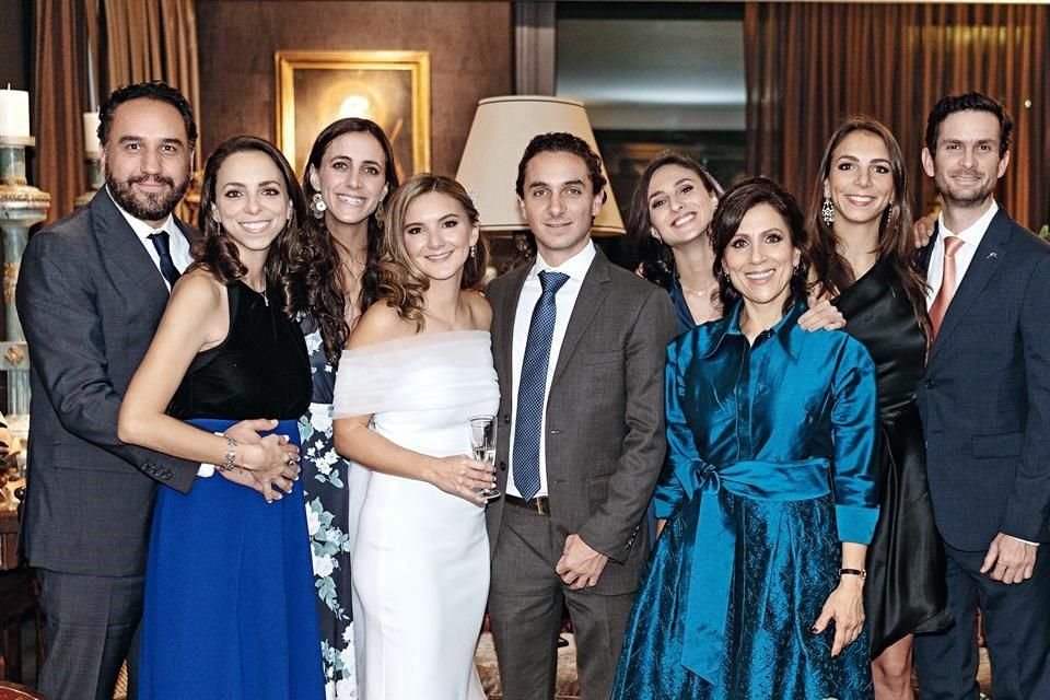 Carlos Silis, Nicole Domit, Christienne Domit, los recién casados, Lilo Domit, Rosy Sayeg, Mireille Domit y Antonio Osio 