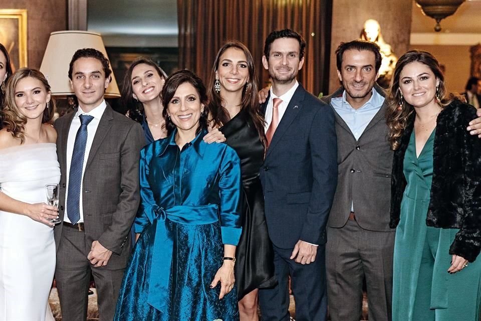 Los recién casados, Lilo Domit, Rosy Sayeg, Mireille Domit, Antonio Osio, Michel Domit Sayeg y Priscila Gómez