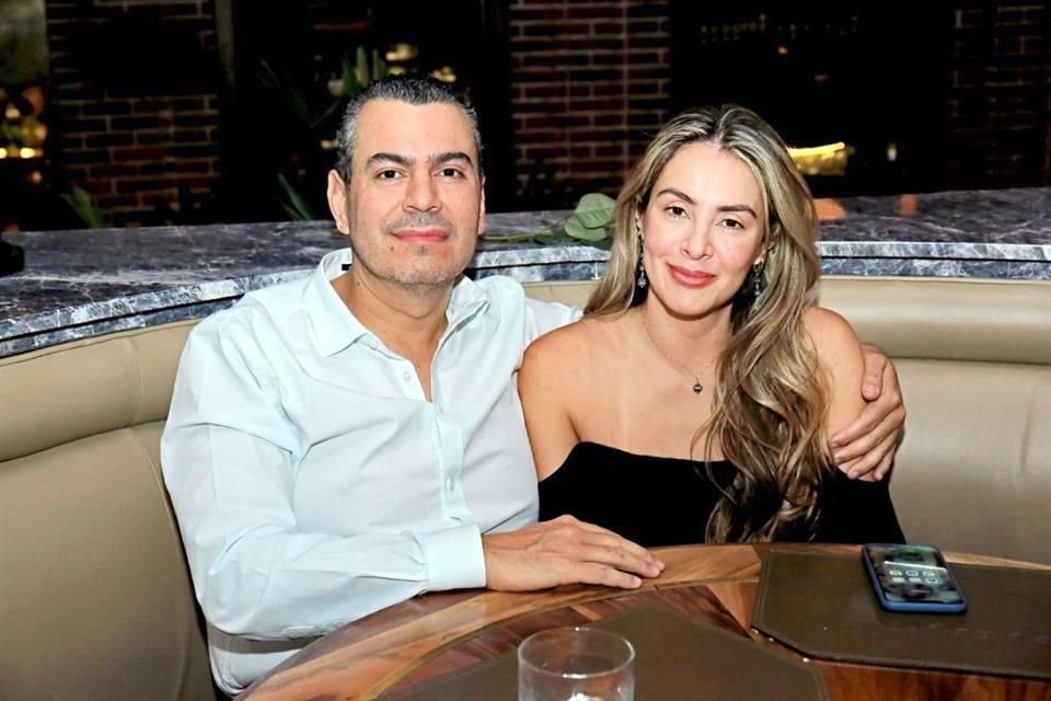 Mauricio Samaniego y Maysa Rocha