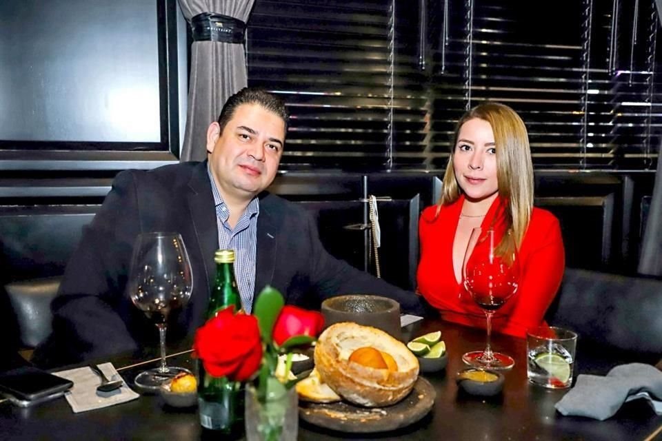 Luis López y Briseida López