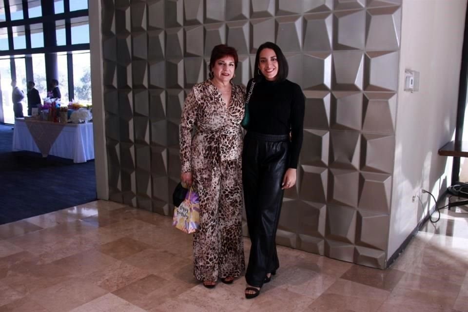 María Cristina Martínez y Cristina González Martínez