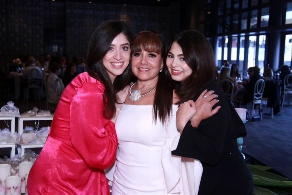 Dalia Mariana Cantú Alonso, Lupita Alonso de Cantú y Melissa Cantú Alonso