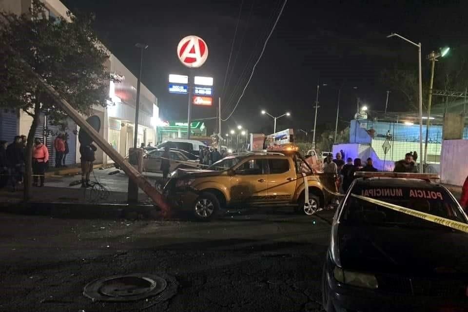 La noche de este jueves un hombre falleció tras ser arrollado por un hombre que conducía camioneta a exceso de velocidad en Nezahualcóyotl.
