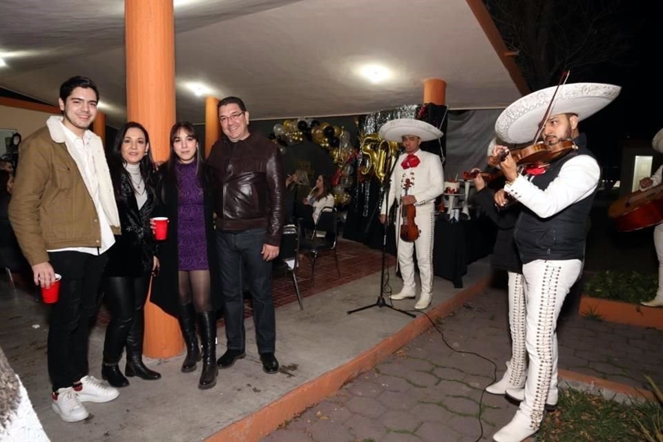 Javier Adrián Martínez Sepúlveda, Lorena Sepúlveda de Martínez, Ana Paulina Martínez Sepúlveda y Javier Humberto Martínez Cantú