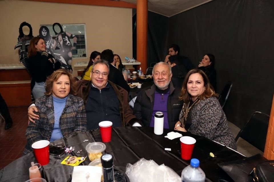 Juany Valdez, Óscar Viesca, Gerardo Martínez y Rosy de Martínez