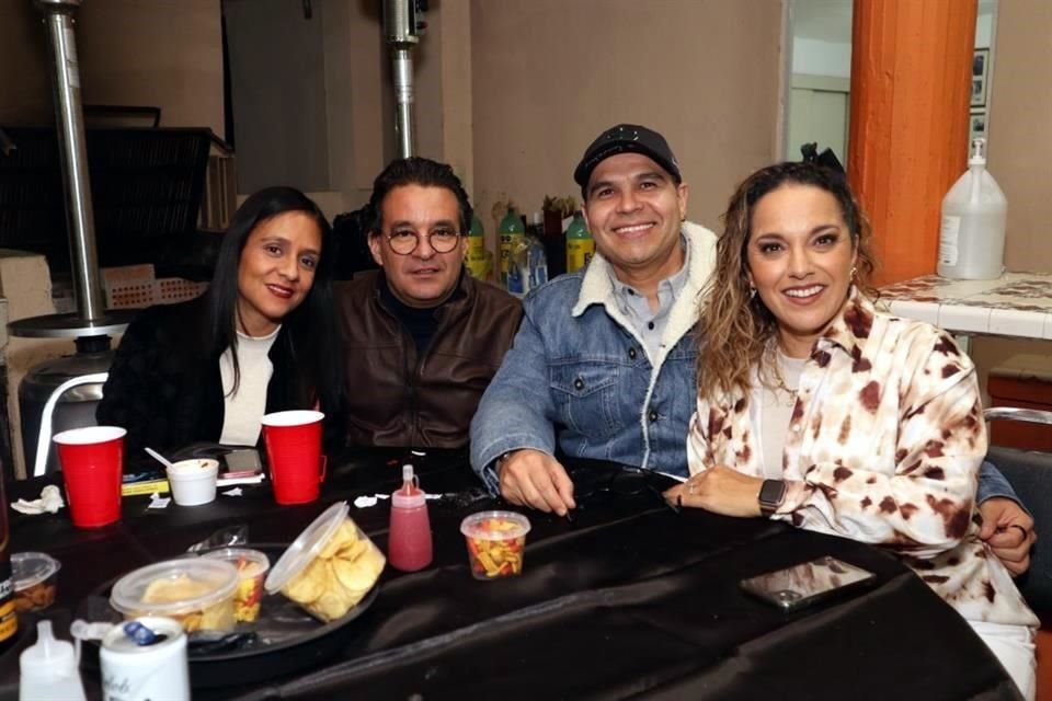 Laura Martínez, Roberto Arizpe, Jorge Garza y Crystal Gómez