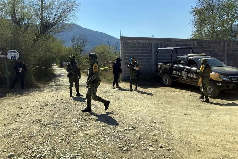 La triple ejecución se cometió dentro de la Quinta La Parroquia, ubicada en la Congregación La Boca, y fue resguardada por policías estatales y elementos del Ejército.