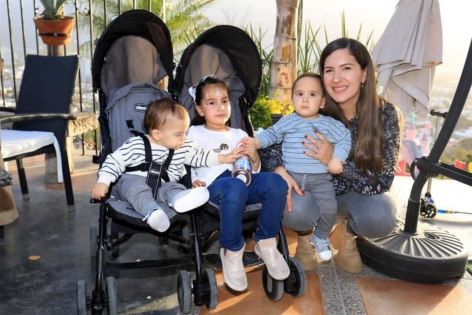 Emilio Susarrey, Raquel Susarrey, Eugenio Susarrey y Lorena Canales de Susarrey