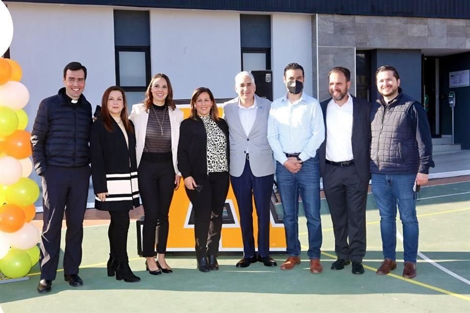 LC Julio Muñoz, Marlene Sauceda, Yolanda Cárdenas, Gabriela Zavala, Lester García, Daniel Jiménez, Juan Manuel Martínez y Gerardo Garza