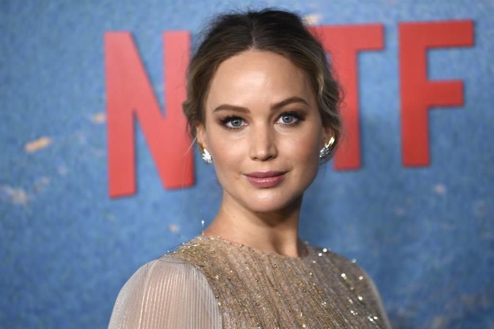 Jennifer Lawrence y su pareja, Cooke Maroney, ya dieron la bienvenida a su primer bebé, cuyo sexo y nombre no han dado a conocer.