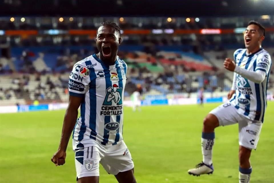 Avilés Hurtado (izq.) llegó a 3 goles en el torneo.