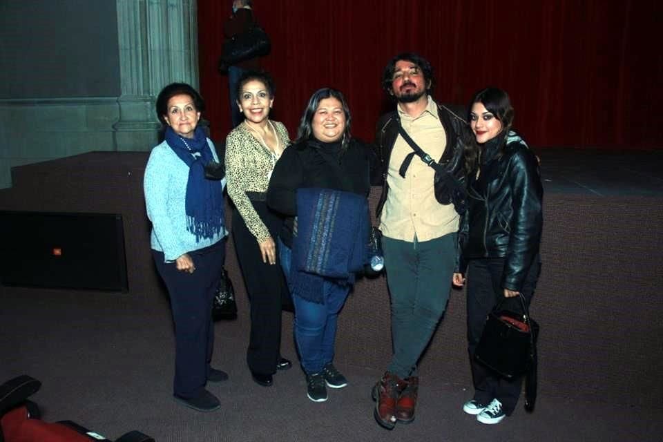 Déborah Zamudio, Lupita Cepeda, Karla Nájera, Cuauhtémoc Zamudio y Azalia Gallegos