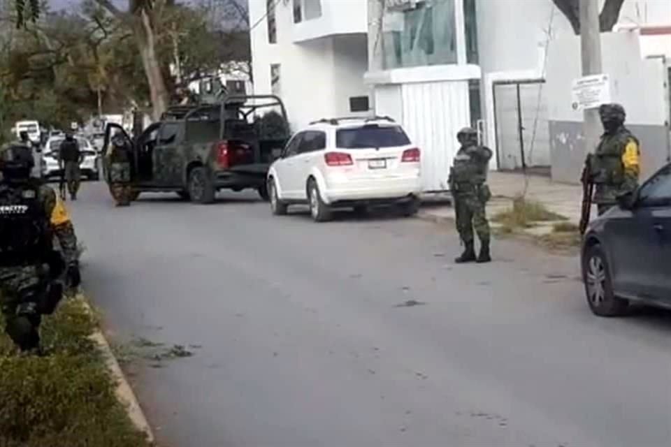 Al filo de las 17:00 se reportaron las primeras detonaciones en las inmediaciones del penal, que no causaron daños en el edificio carcelario.