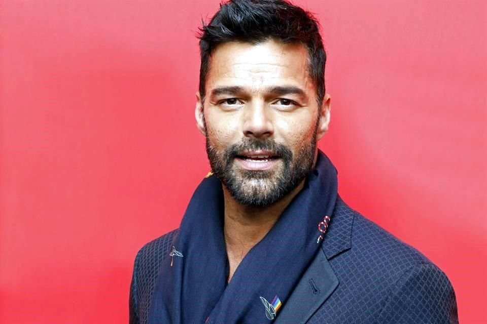 Acepta Ricky Martin pequeños retoques estéticos, pero sin cambiar aspecto ni pretender menos edad-